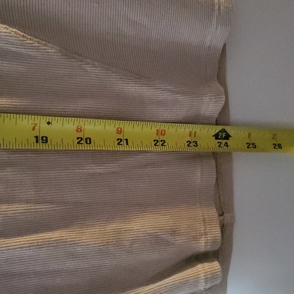 Womens Lululemon Ribbed Stretchy Mockneck Tan Seam Detailing - Picture 8 of 9